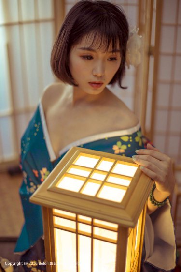 毛茸茸美女