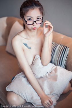 女士开裆丝袜露出内裤图片